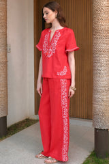 Renata Top, Red