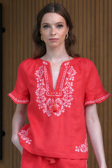 Renata Top, Red
